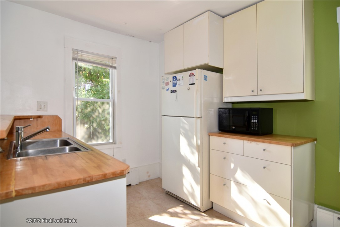 88 Ring Street Providence, RI 02909 - Photo 6 of 37