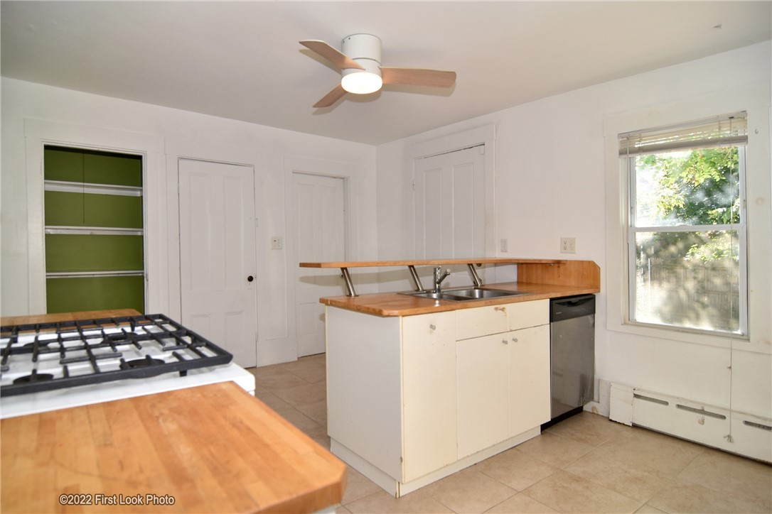 88 Ring Street Providence, RI 02909 - Photo 7 of 37