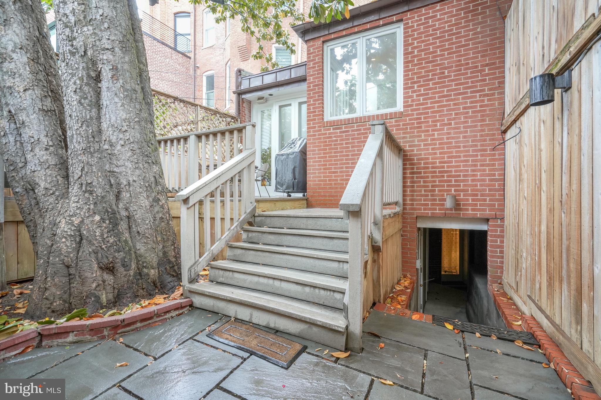 1716 Q Street Northwest Washington, DC 20009 - Photo 44 of 47 Rear Deck