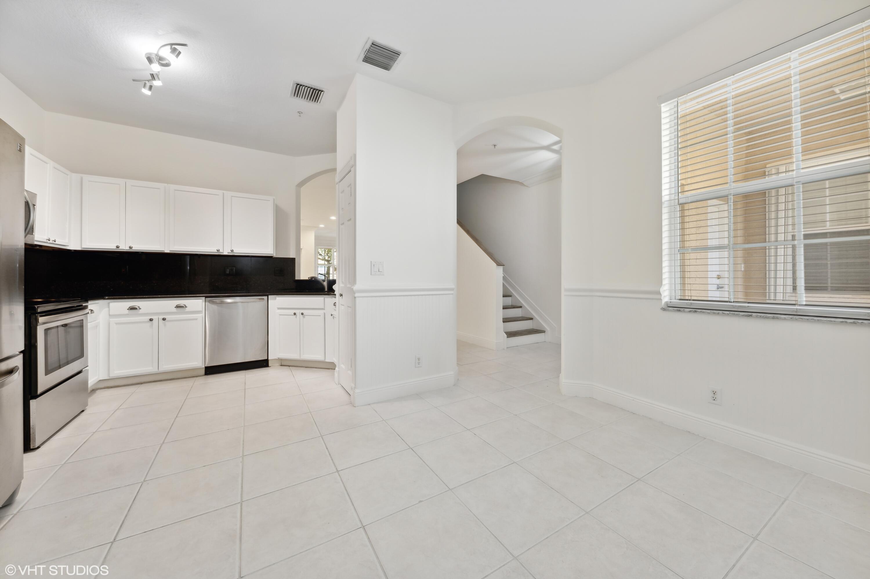 103 Lighthouse Circle, Unit D Tequesta, FL 33469 - Photo 17 of 36 BREAKFAST NOOK