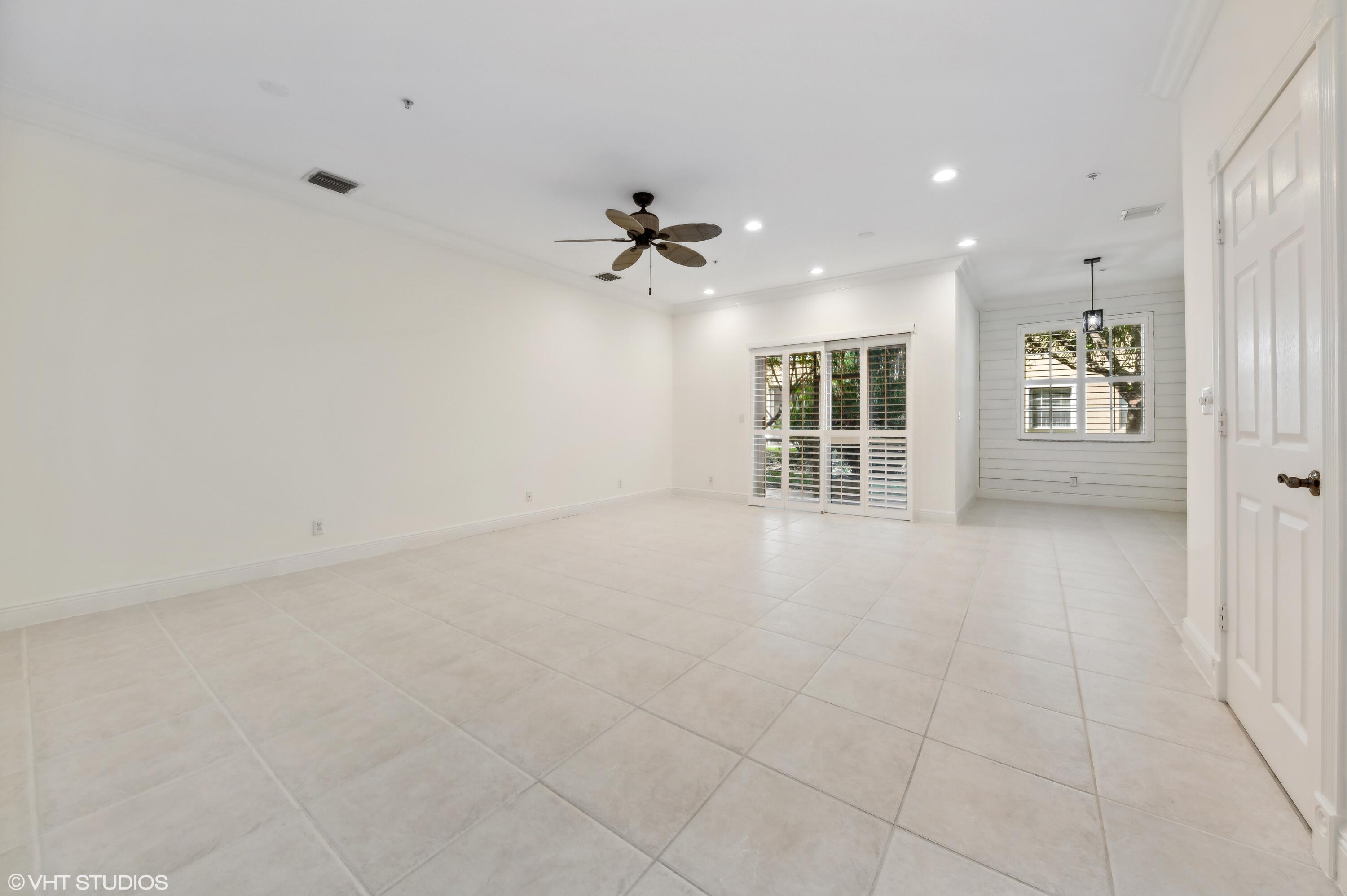 103 Lighthouse Circle, Unit D Tequesta, FL 33469 - Photo 9 of 36 LIVING ROOM/DINING ROOM NOOK
