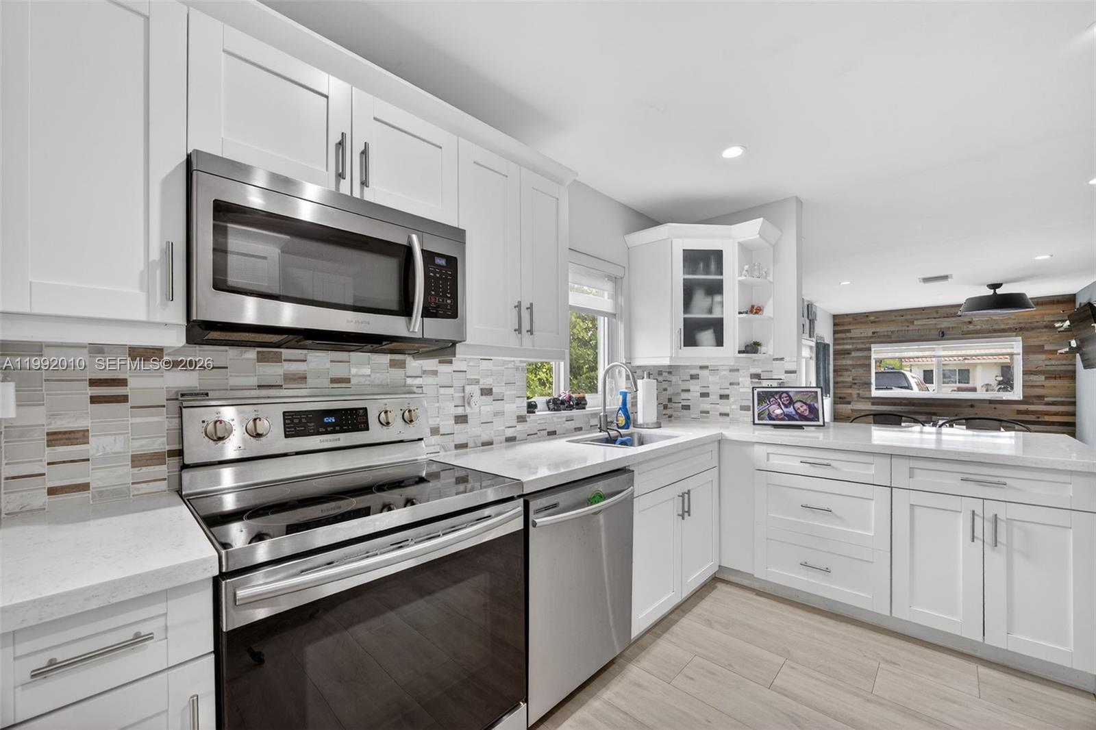 4890 Southwest 141st Avenue Miami, FL 33175 - Photo 10 of 42
