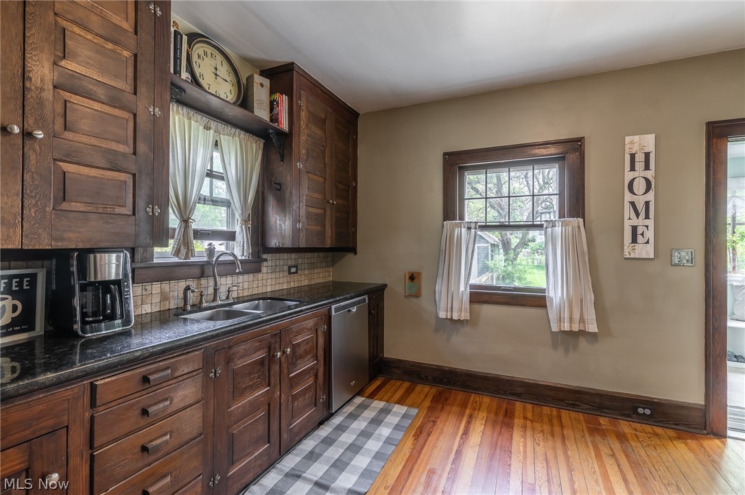1587 Rydalmount Road Cleveland Heights, OH 44118 - Photo 15 of 24