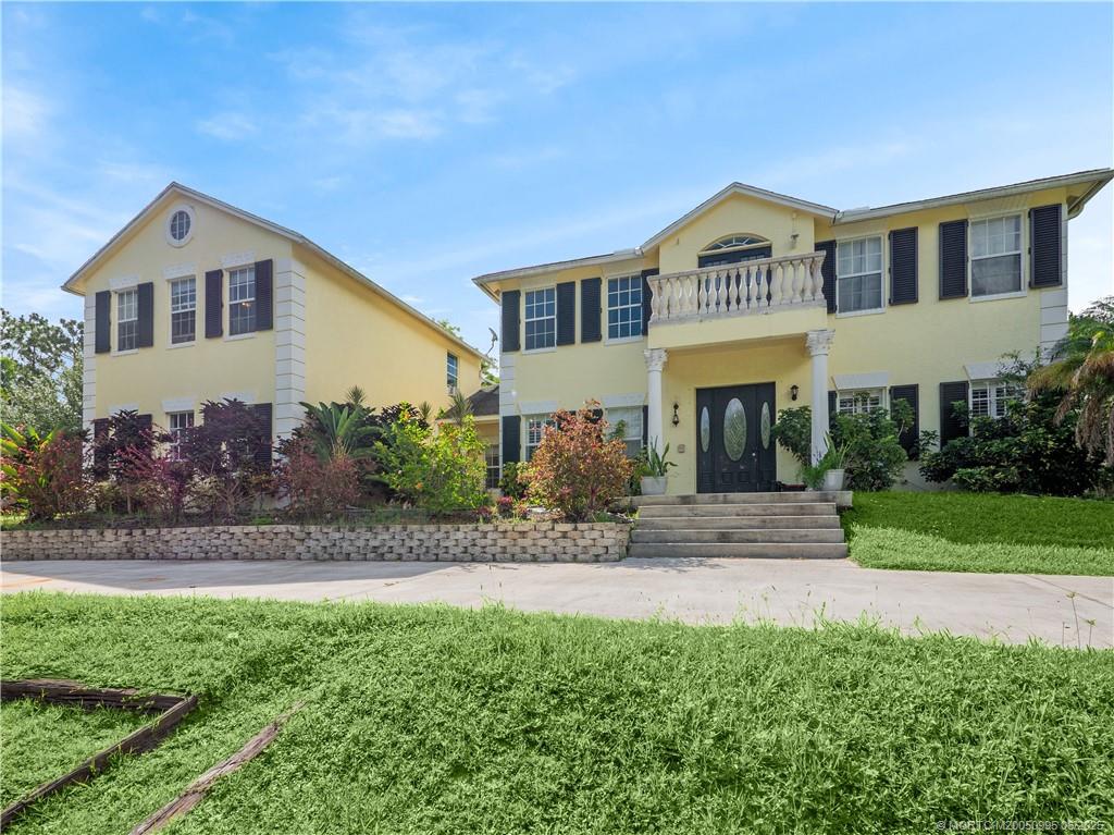 11013 Southwest Redwing Drive Stuart, FL 34997 - Photo 4 of 37 Gallery Image 4