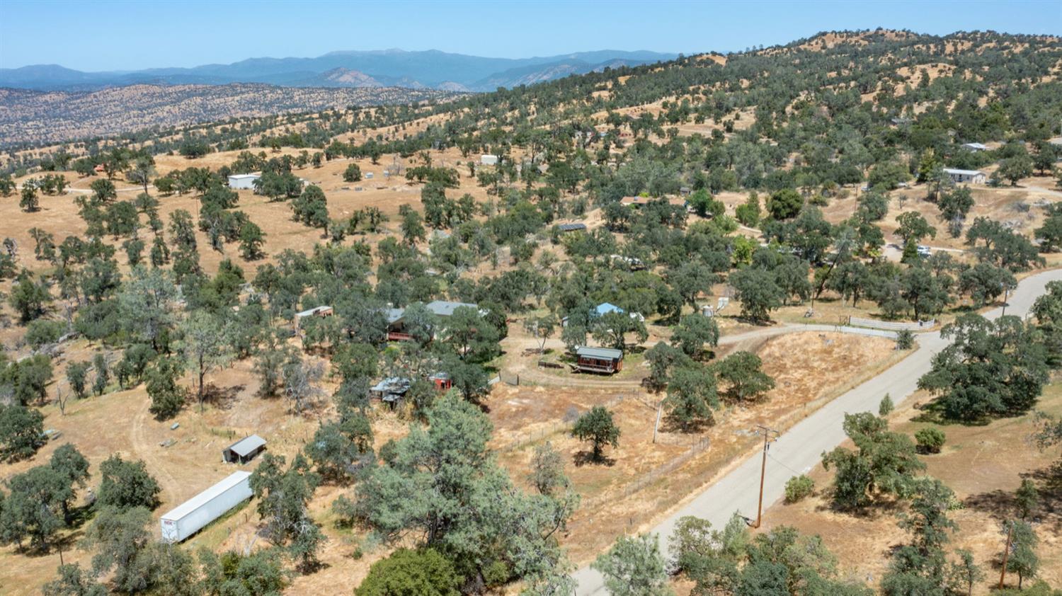 37667 Eagle Drive Raymond, CA 93653 - Photo 38 of 43 view of city and mountain