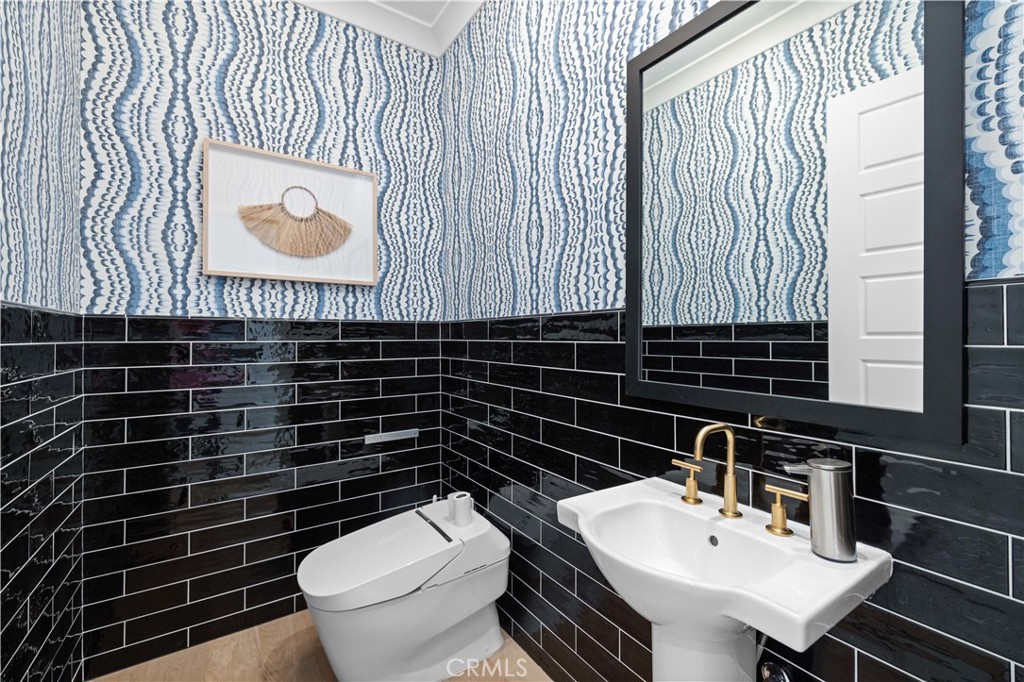 12401 Ridgeline Road Porter Ranch, CA 91326 - Photo 17 of 39