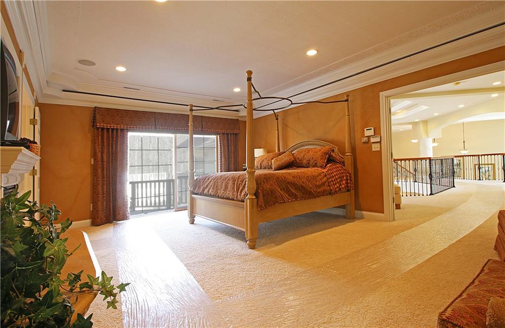 8670 Fall Creek Road Indianapolis, IN 46256 - Photo 9 of 24 Gallery Image 9