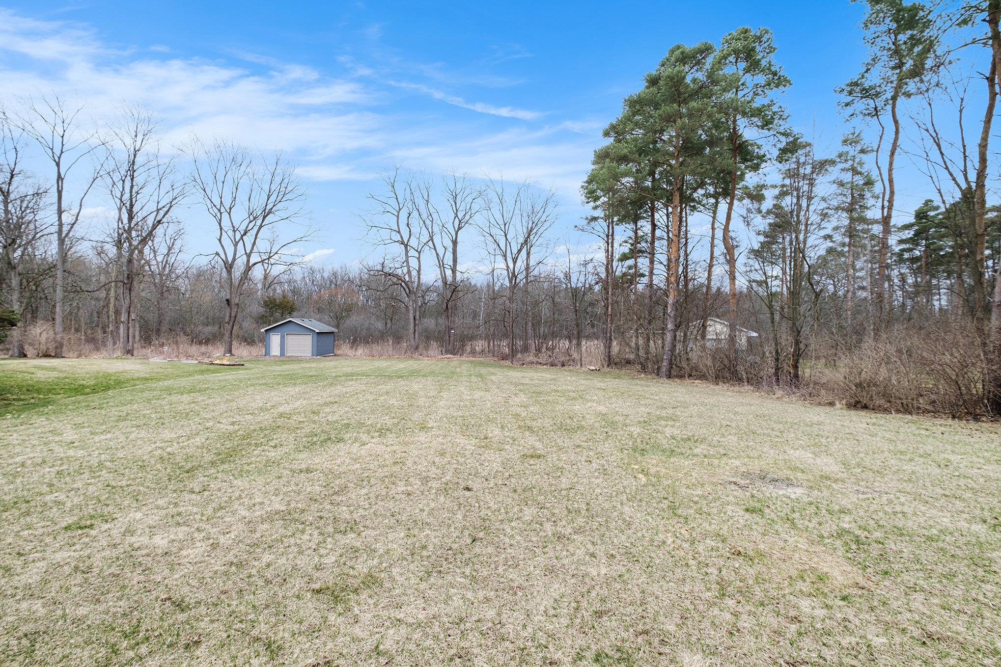 8352 Rustic Trail Linden, MI 48451 - Photo 26 of 38 50170017-31fcc9f8-85c3-42ed-a7d4-b5d01dabd252.JPG