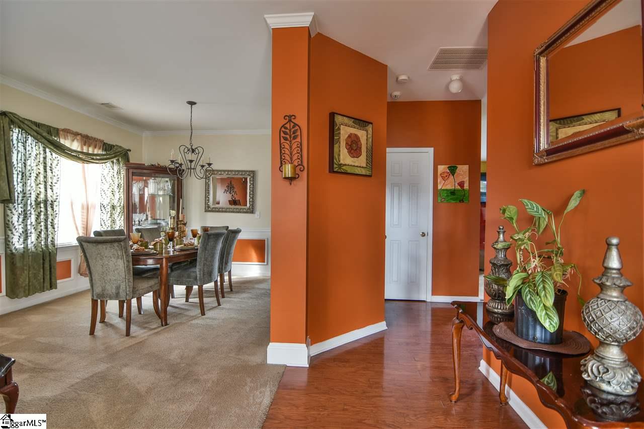 307 Ridgebrook Way Greenville, SC 29605 - Photo 2 of 33 Gallery Image 2