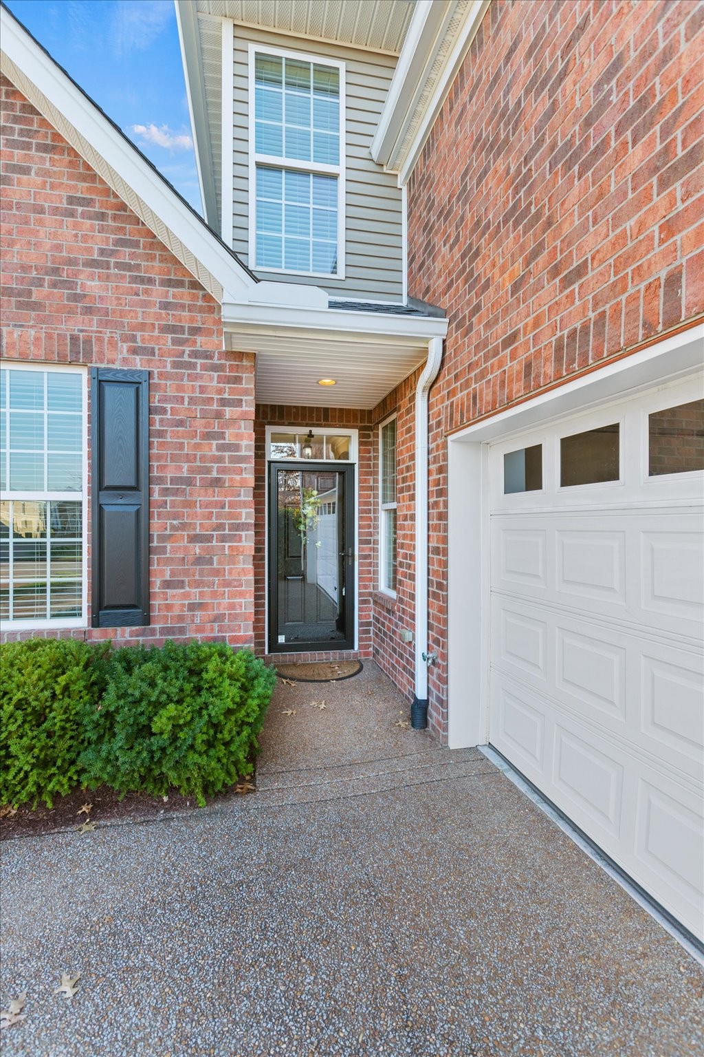 1114 Chickadee Circle Hermitage, TN 37076 - Photo 3 of 39 front view of a house