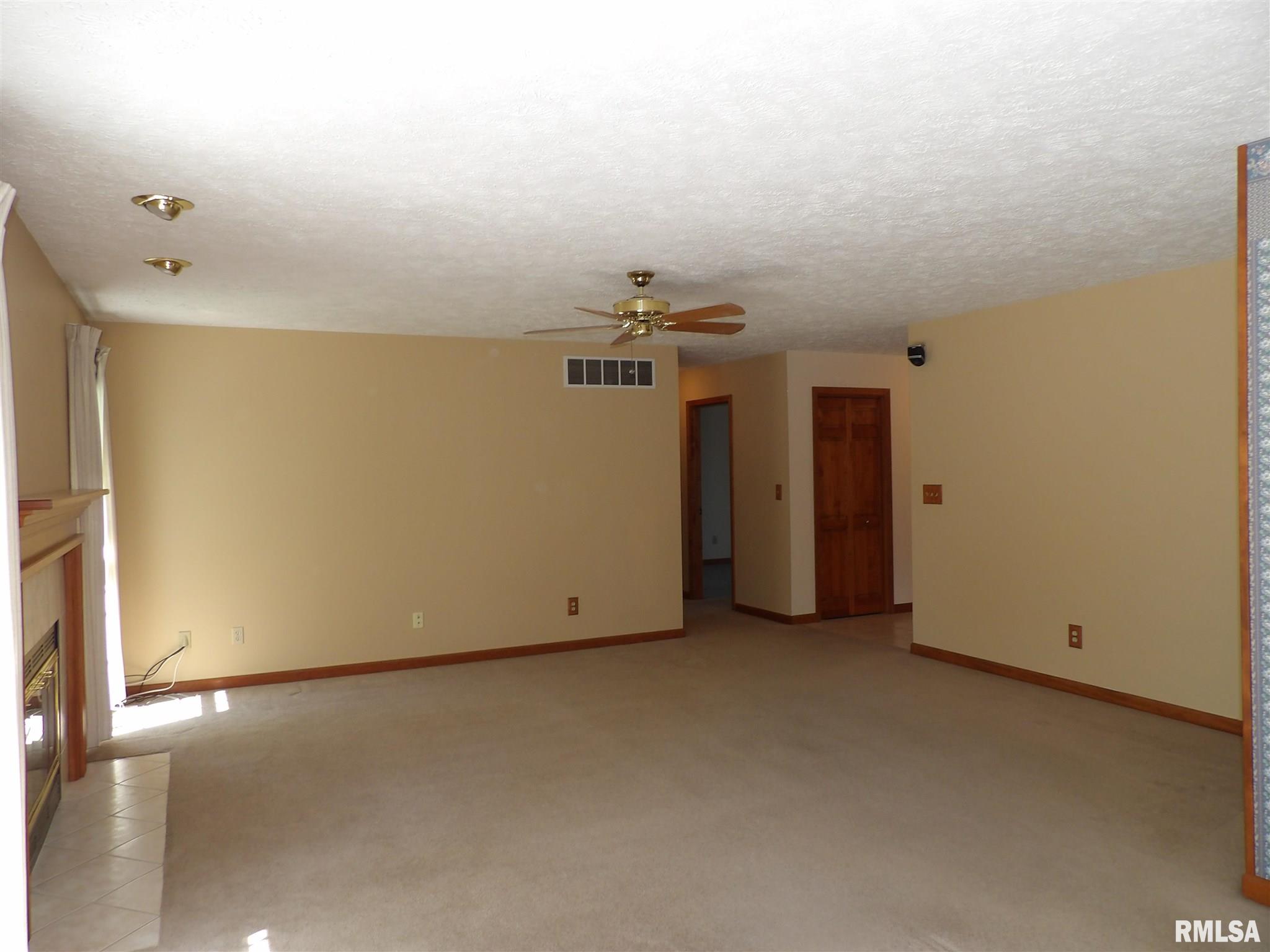 3159 Otter Lane Springfield, IL 62712 - Photo 5 of 23