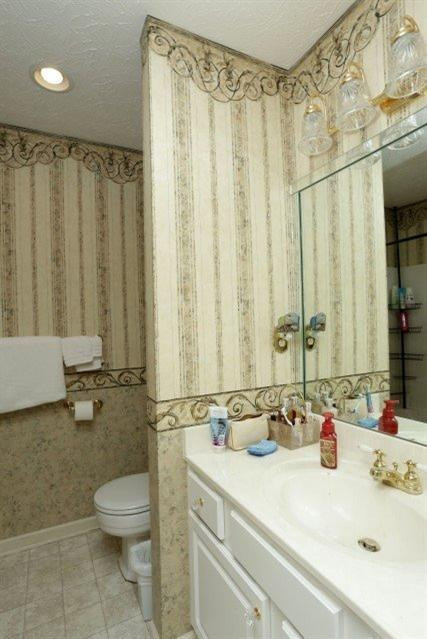 104 Ridge View Drive Nicholasville, KY 40356 - Photo 18 of 28 Full guest bath