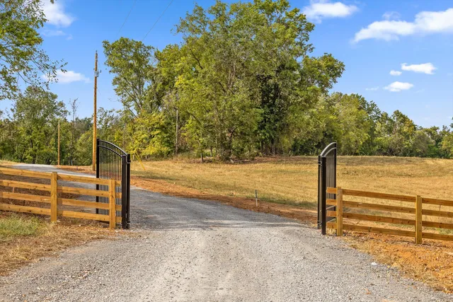 $495,000 | 10 Sturgeon Creek Road, Cedar Hill, TN 37032