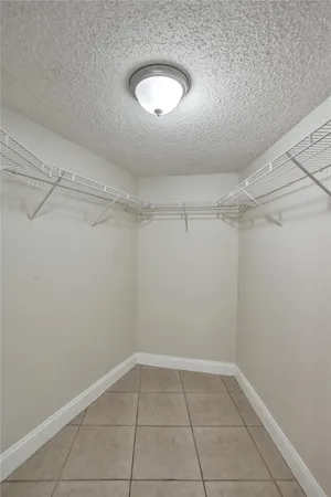 $2,000 | 4205 North University Drive, Unit 108, Sunrise, FL 33351
