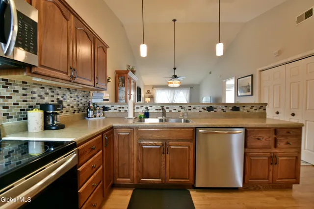 $249,900 | 410 Cedar Run, Rensselaer, NY 12144