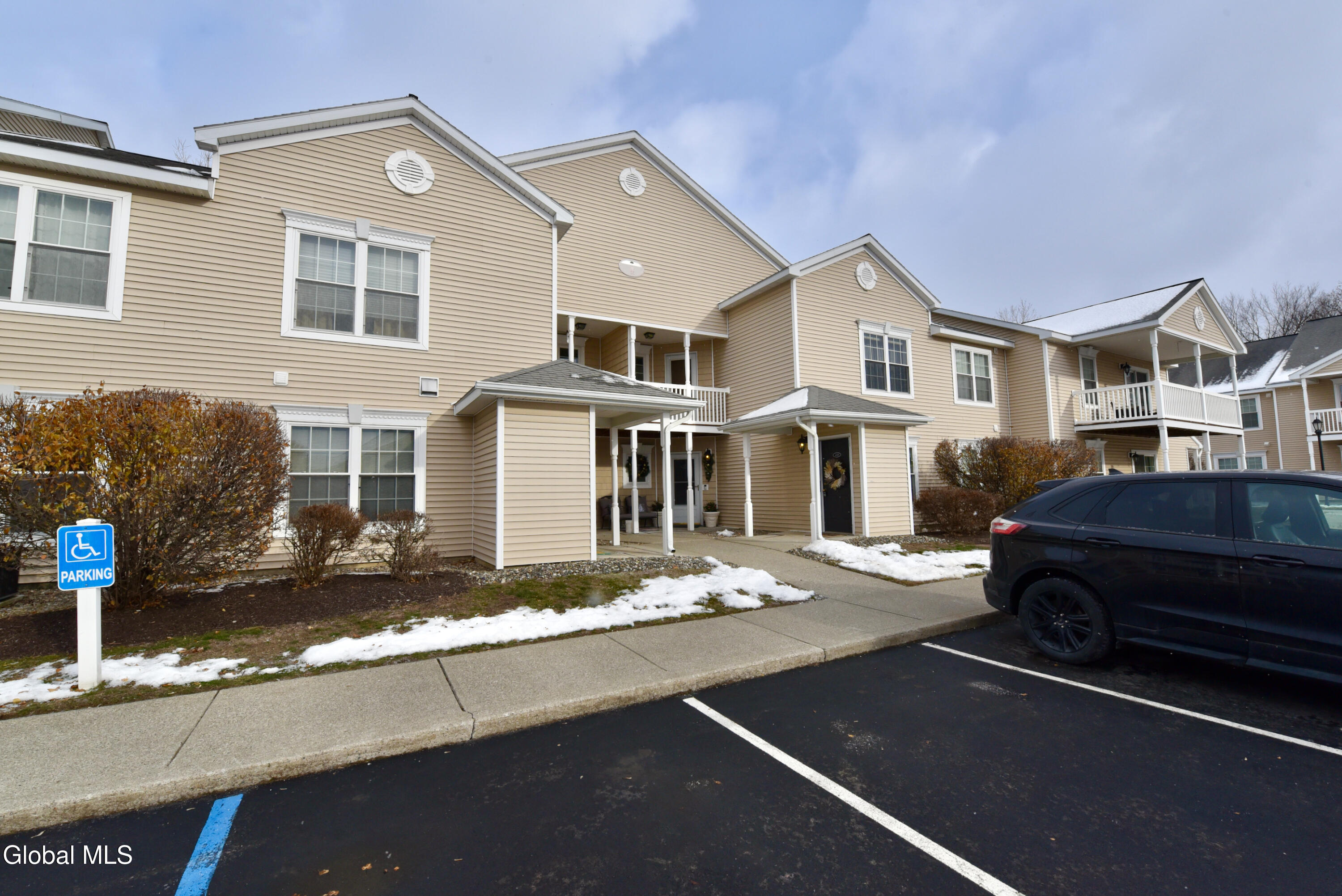 410 Cedar Run Rensselaer, NY 12144 - Photo 3 of 55 3