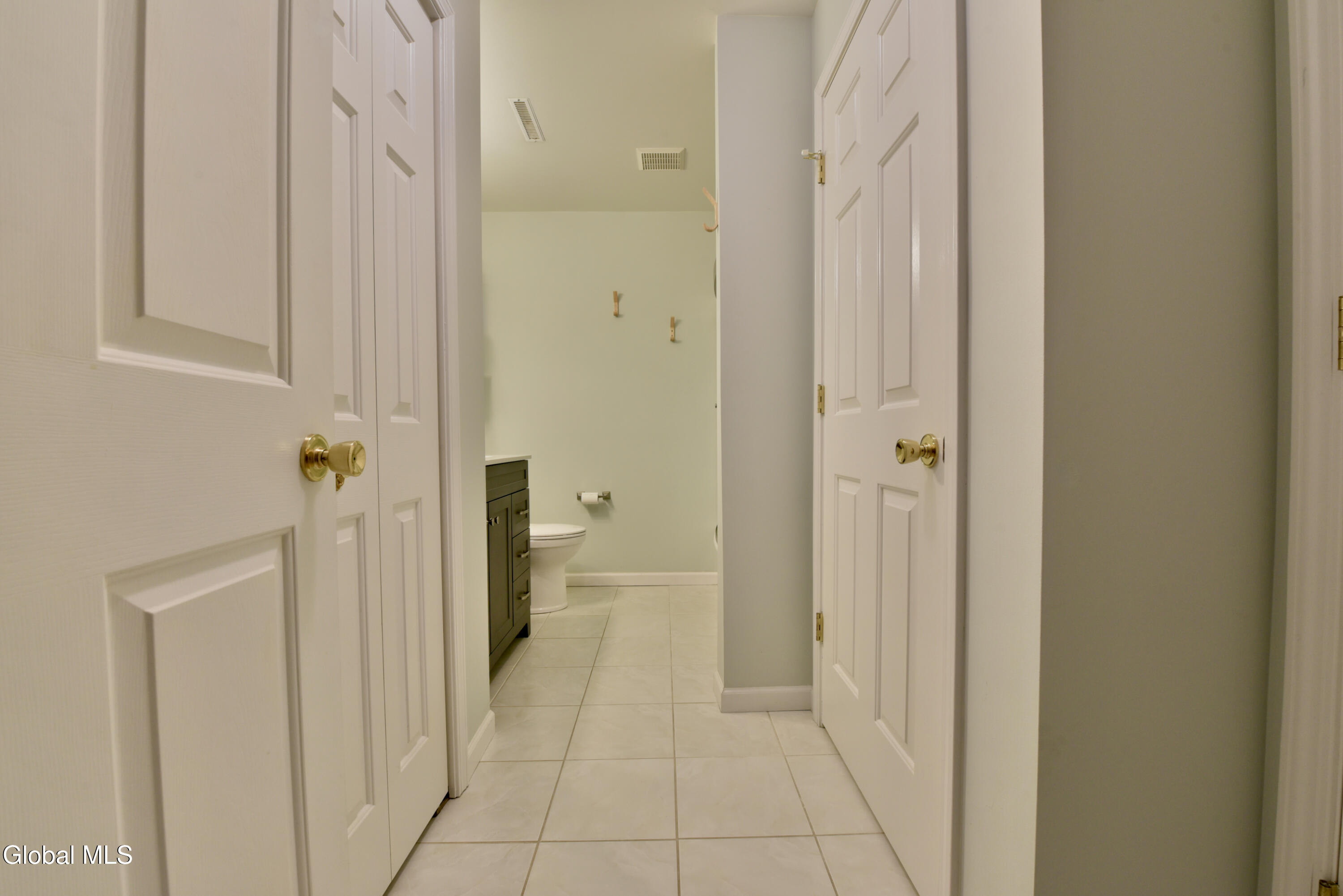 410 Cedar Run Rensselaer, NY 12144 - Photo 38 of 55 37