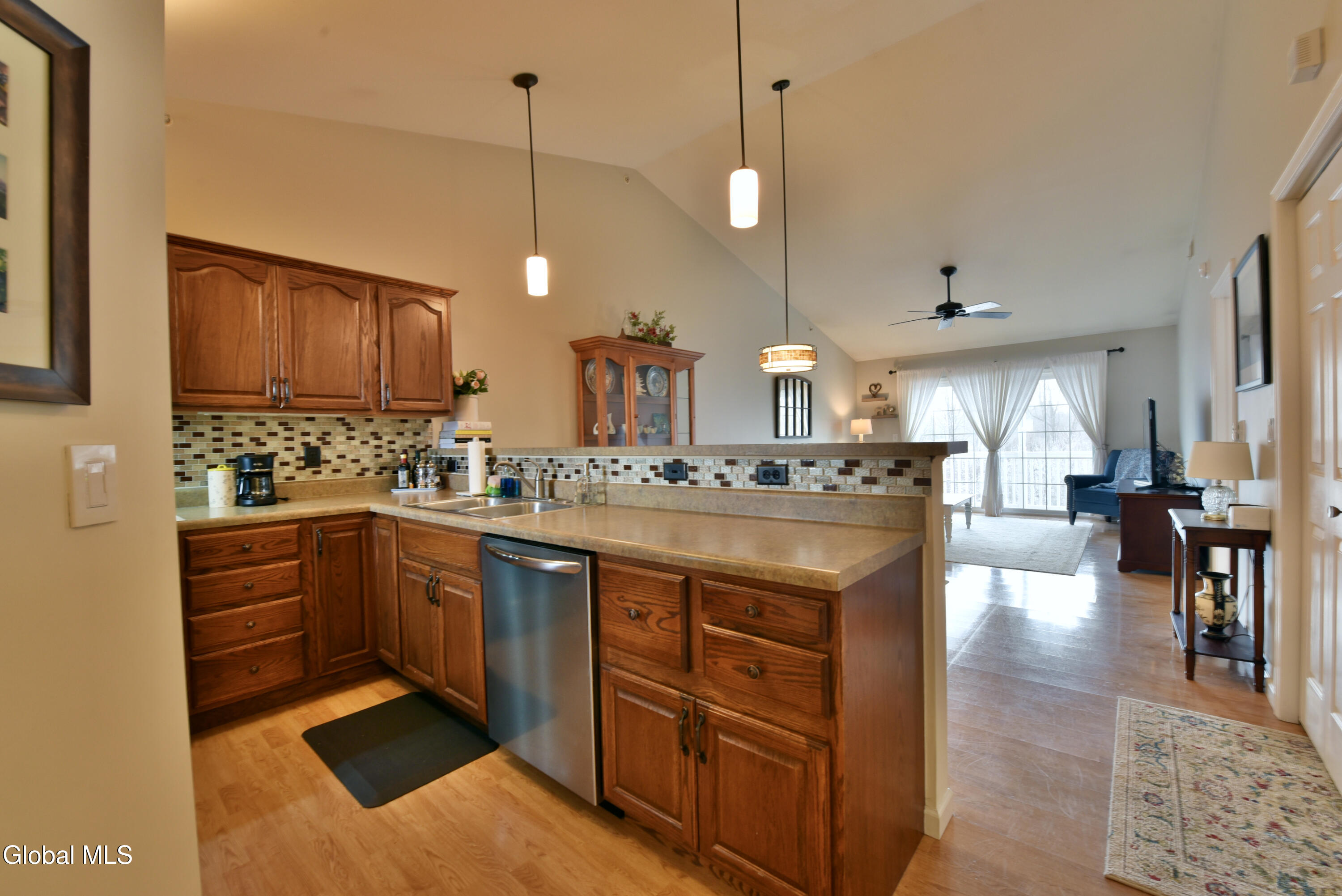 410 Cedar Run Rensselaer, NY 12144 - Photo 5 of 55 6