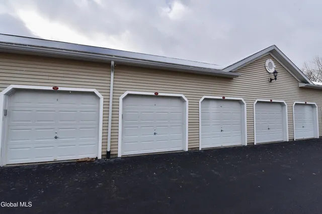 $249,900 | 410 Cedar Run, Rensselaer, NY 12144