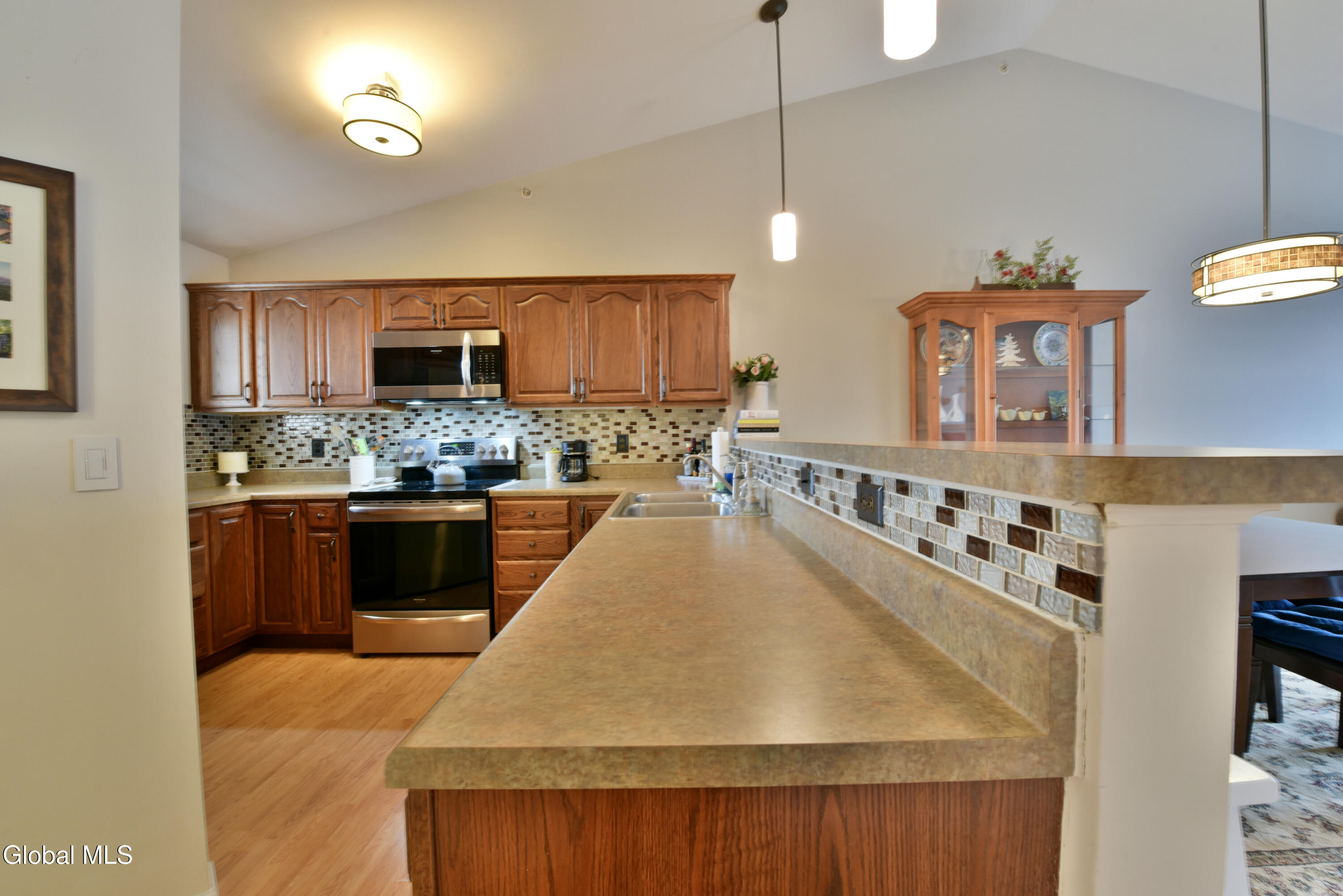 410 Cedar Run Rensselaer, NY 12144 - Photo 6 of 55 7