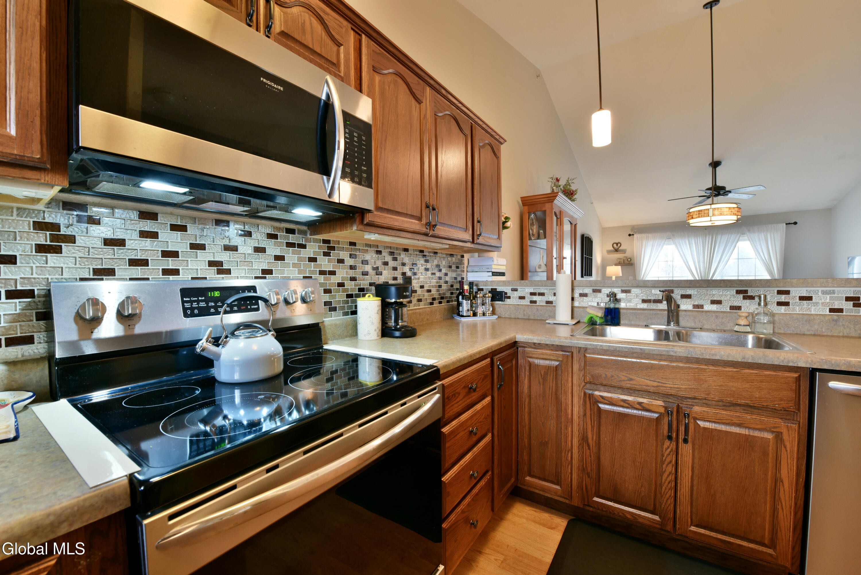 410 Cedar Run Rensselaer, NY 12144 - Photo 10 of 55 11