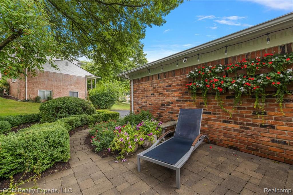 746 Birch Tree Lane Rochester Hills, MI 48306 - Photo 12 of 70