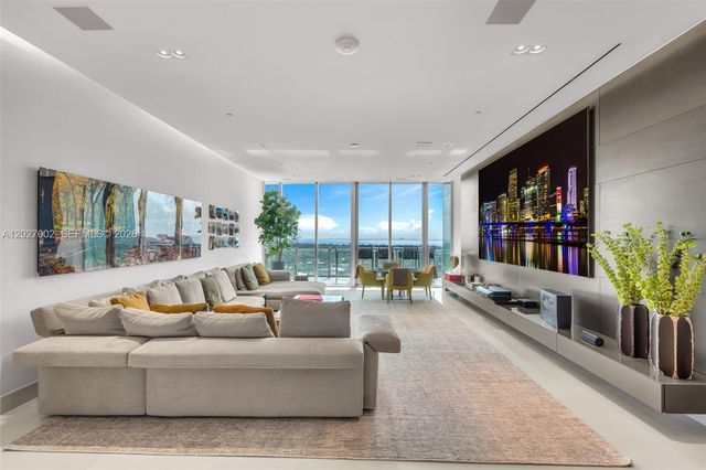 $18,500,000 | 350 Ocean Drive, Unit LPH2N, Key Biscayne, FL 33149