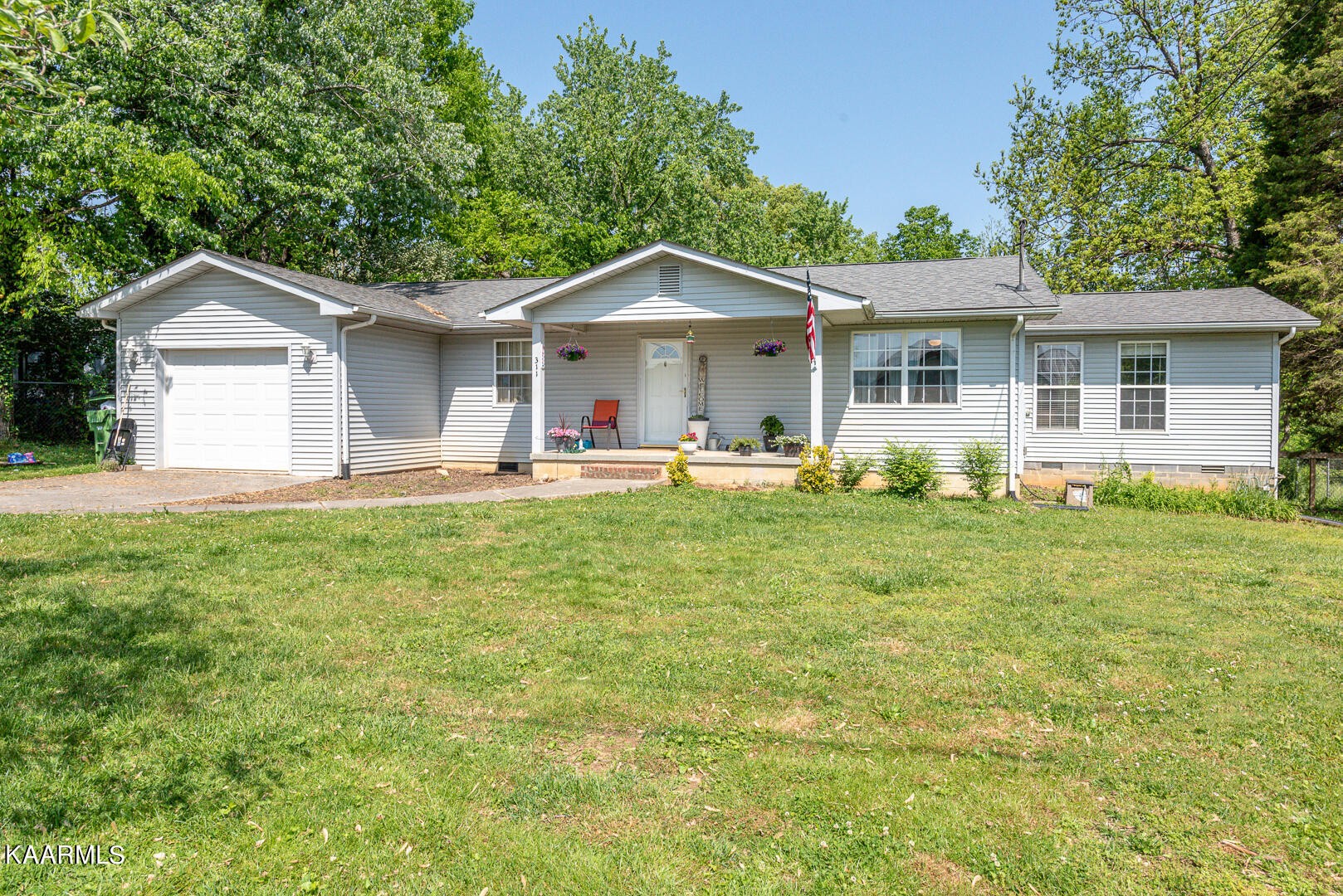 311 Waters Road Maryville, TN 37803 - Photo 3 of 31 Gallery Image 3