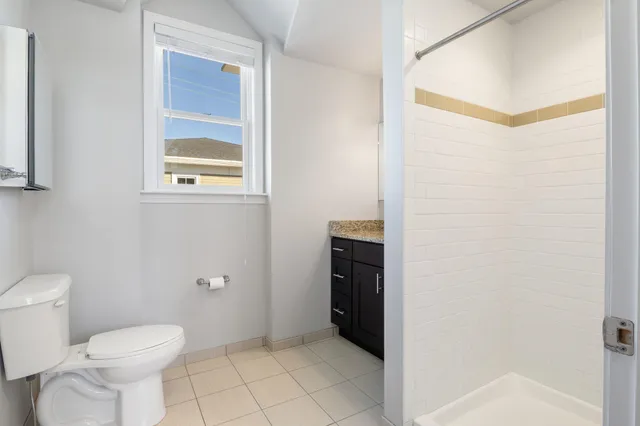 $3,950 | 303 Islington Street, Unit 4, Portsmouth, NH 03801