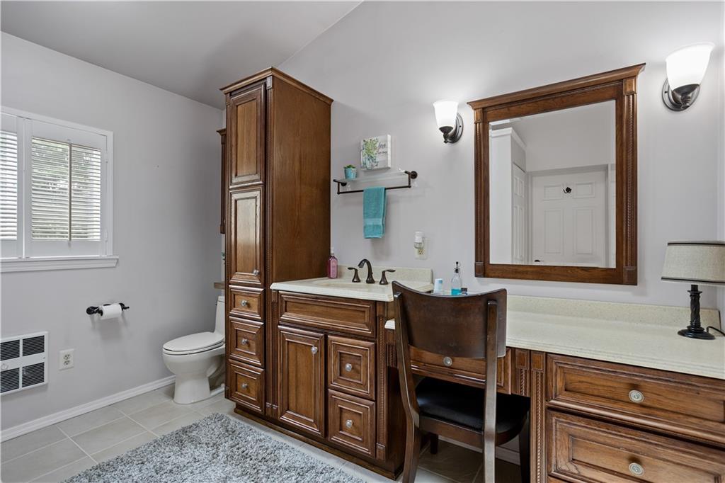 5384 Baptist Road Pittsburgh, PA 15236 - Photo 12 of 25 Gallery Image 12