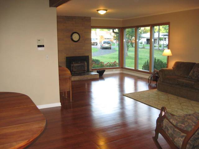 10023 North Ivanhoe Road Spokane, WA 99218 - Photo 2 of 9