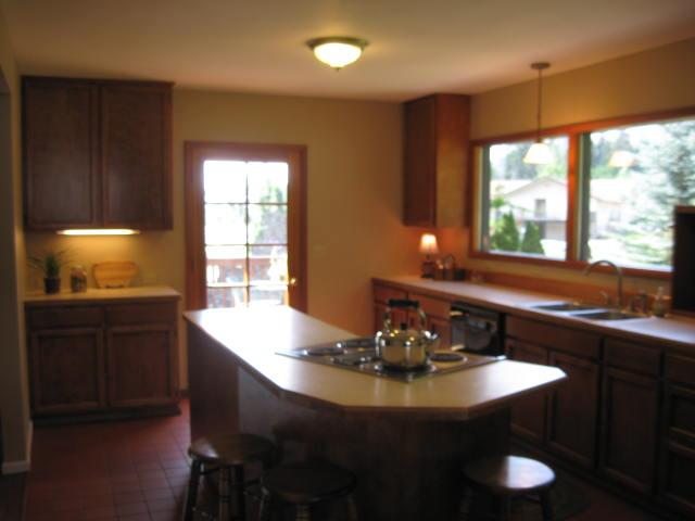 10023 North Ivanhoe Road Spokane, WA 99218 - Photo 3 of 9