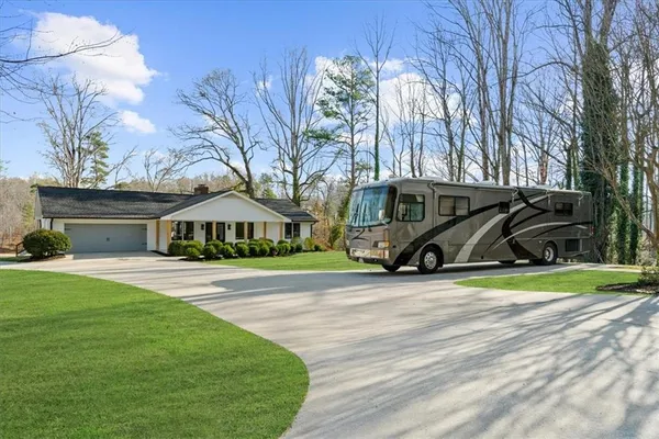 $1,799,999 | 6313 Shoreland Circle, Buford, GA 30518