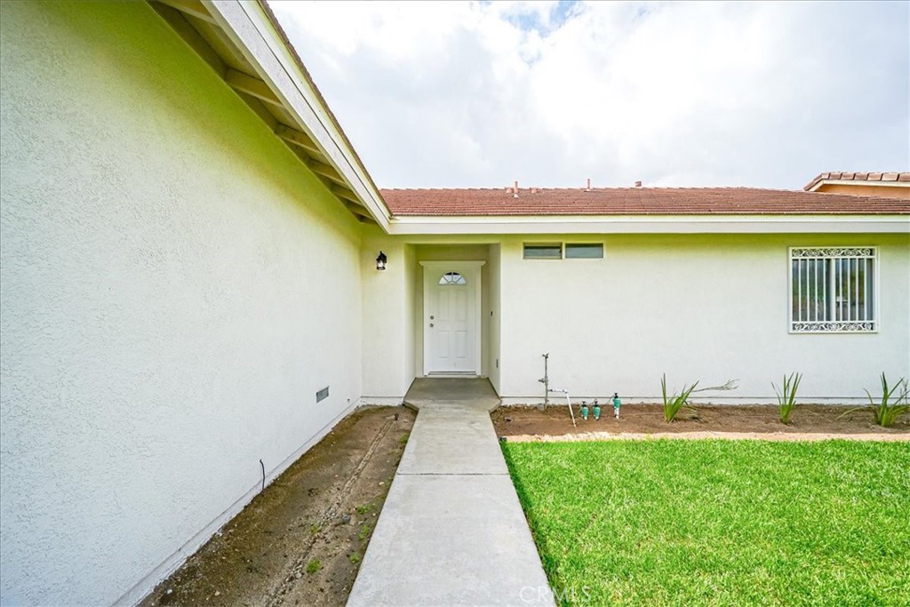 2894 Colima Avenue North San Bernardino, CA 92407 - Photo 5 of 31