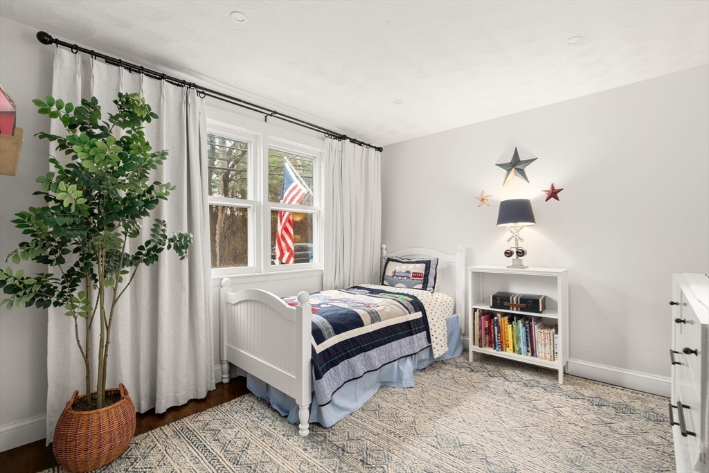 9 Stony Brook Road Burlington, MA 01803 - Photo 11 of 17