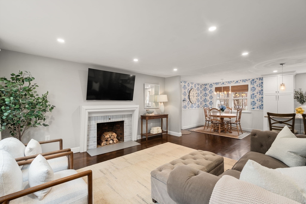 9 Stony Brook Road Burlington, MA 01803 - Photo 6 of 17