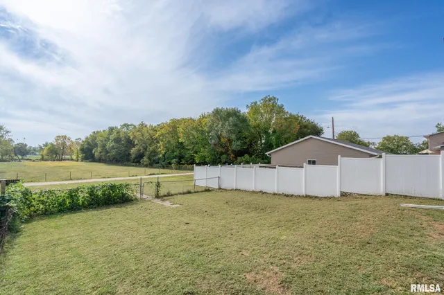 $115,000 | 2216 New Hampshire Street, Muscatine, IA 52761