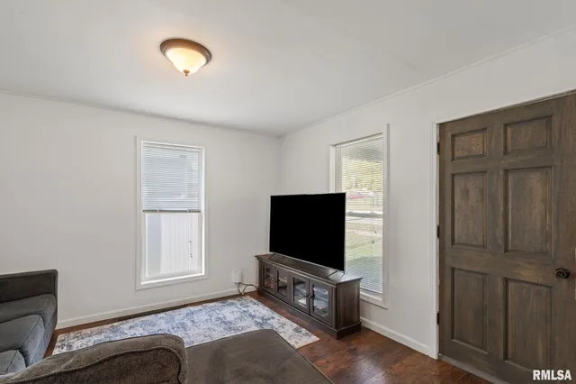 $115,000 | 2216 New Hampshire Street, Muscatine, IA 52761