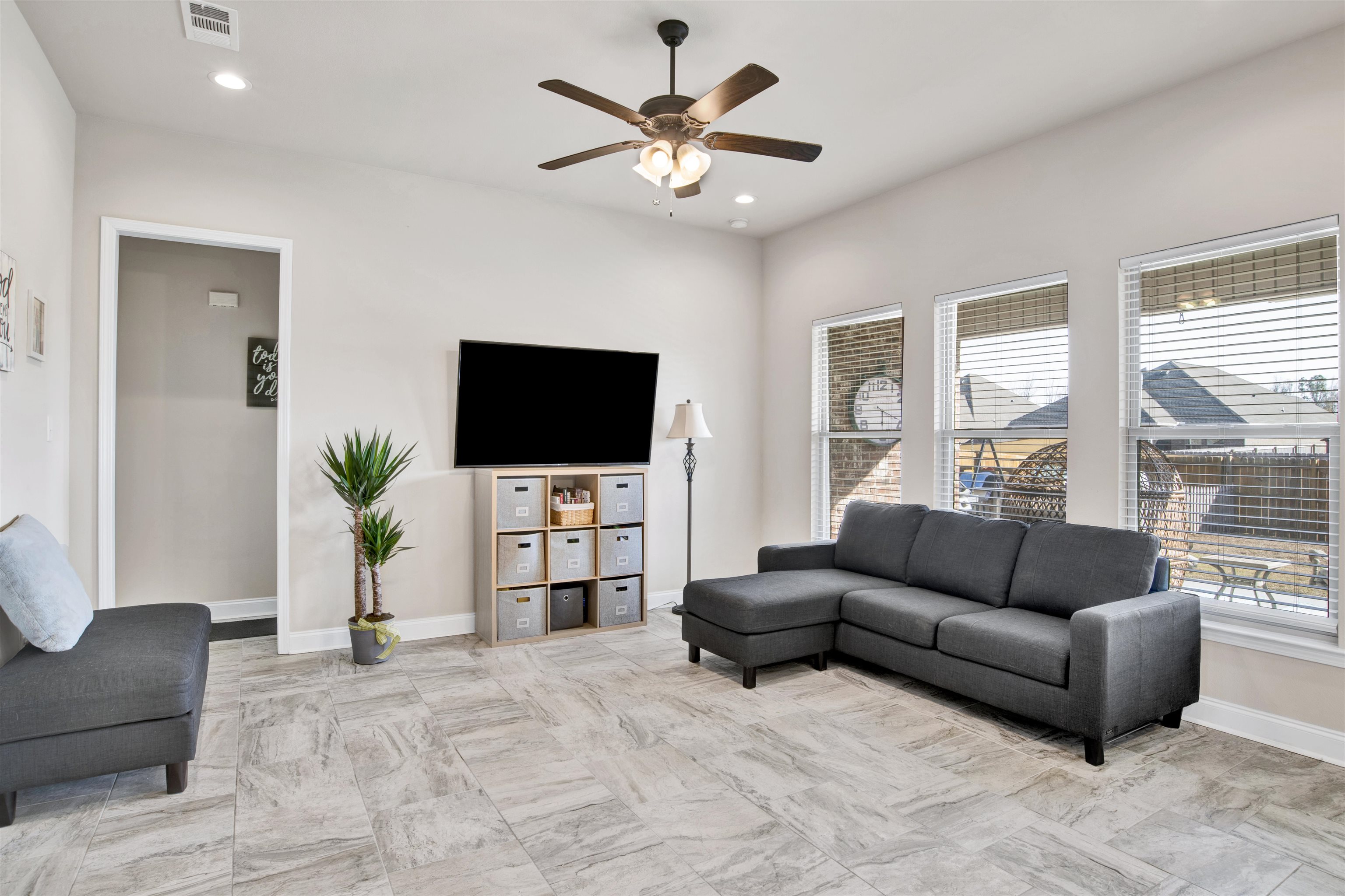1044 Chloe Street Foley, AL 36535 - Photo 4 of 33