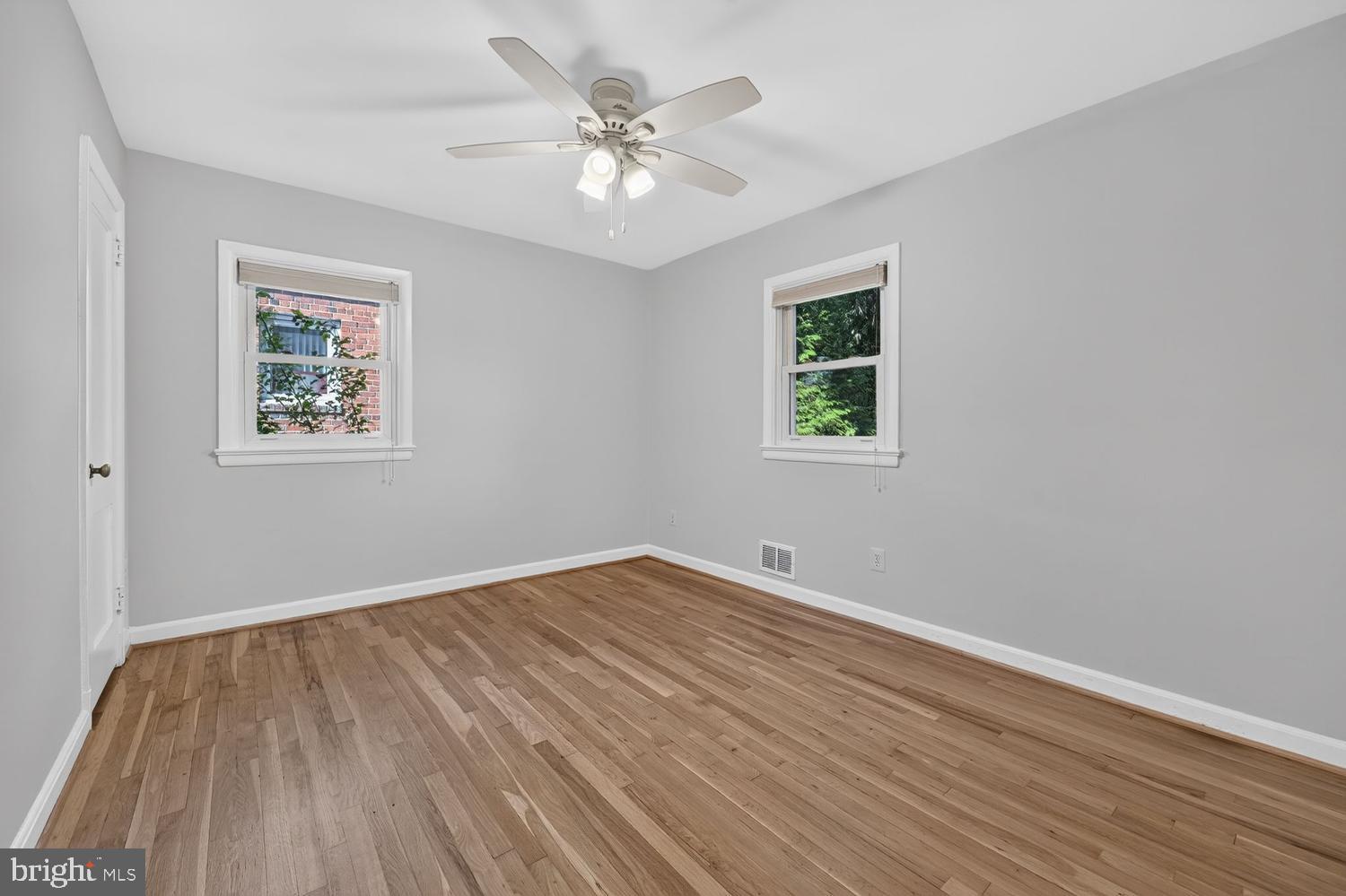 1503 Crest Road Silver Spring, MD 20902 - Photo 12 of 34 King-size 1st floor rear bedroom