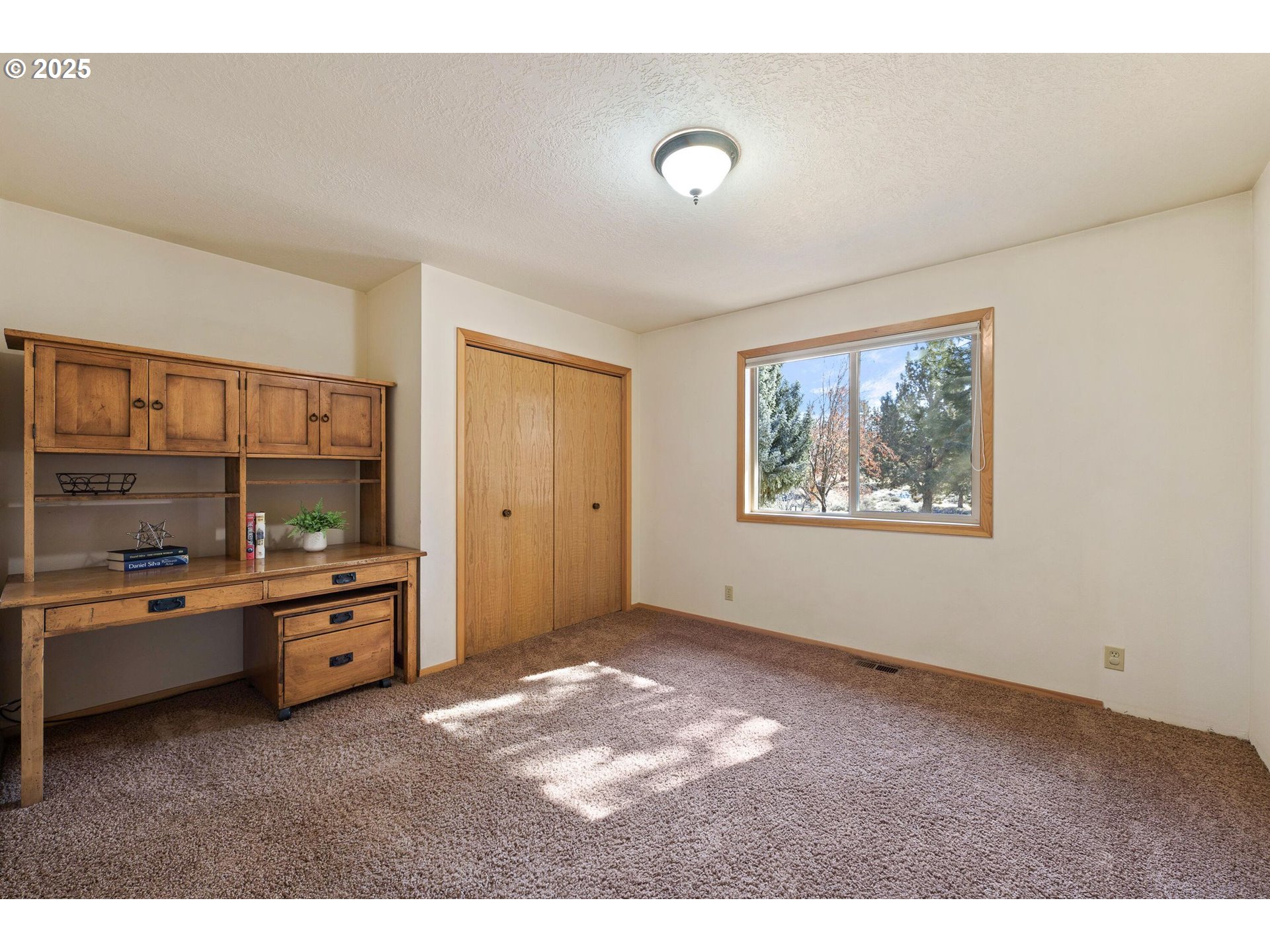 64520 Joe Neil Road Bend, OR 97701 - Photo 30 of 40 a open kitchen with kitchen island granite countertop lots of counter top space