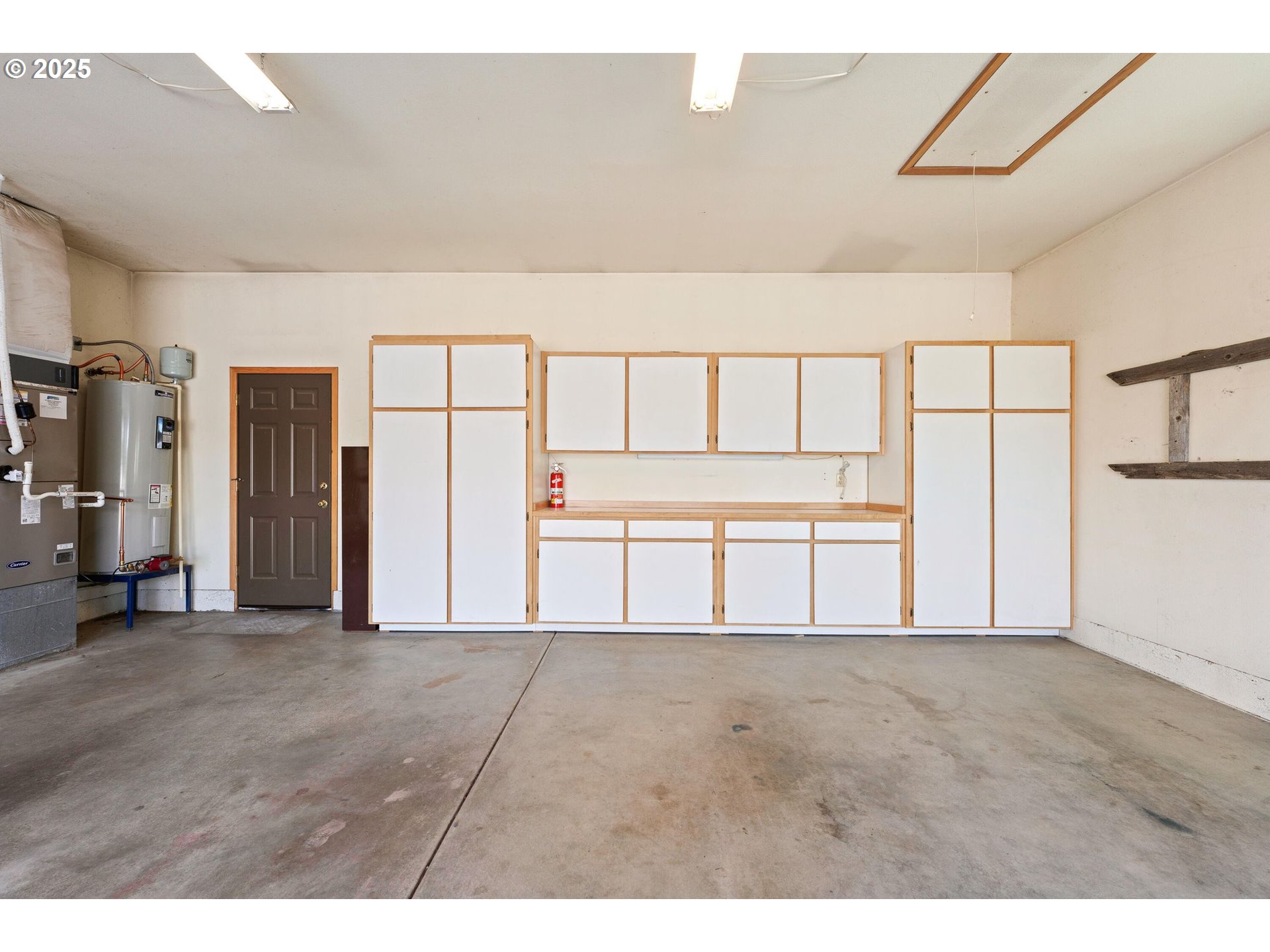 64520 Joe Neil Road Bend, OR 97701 - Photo 34 of 40 a view of an empty room