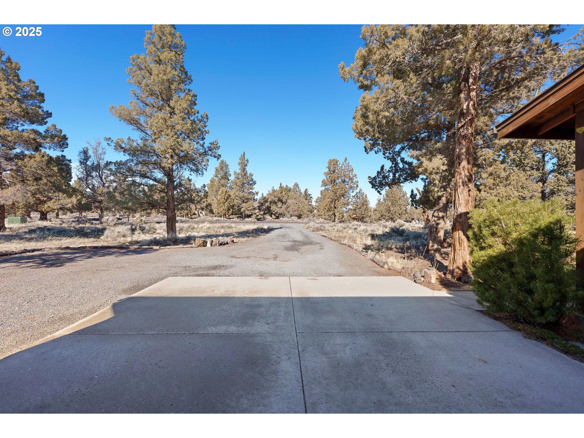 64520 Joe Neil Road Bend, OR 97701 - Photo 40 of 40 a view of a outdoor space