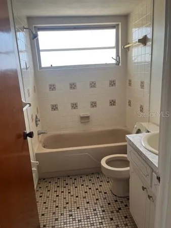 $2,395 | 300 94th Avenue North, St. Petersburg, FL 33702