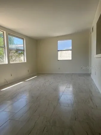 $2,395 | 300 94th Avenue North, St. Petersburg, FL 33702