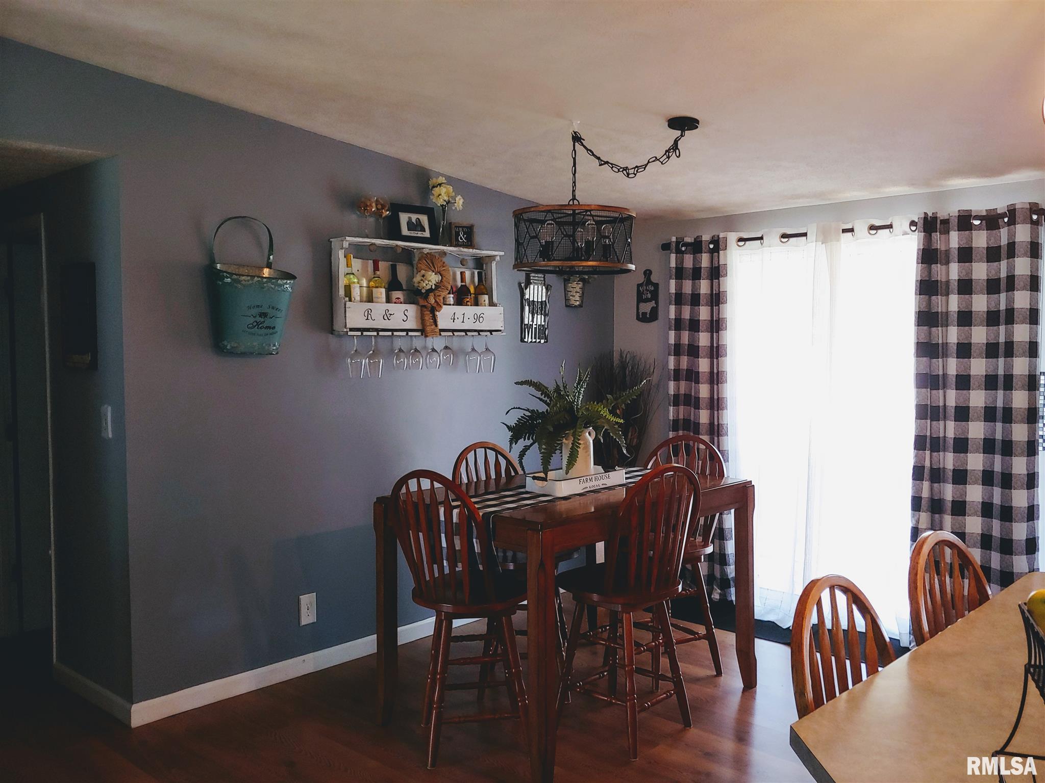 525 West Myrtle Street Canton, IL 61520 - Photo 14 of 36 Gallery Image 14