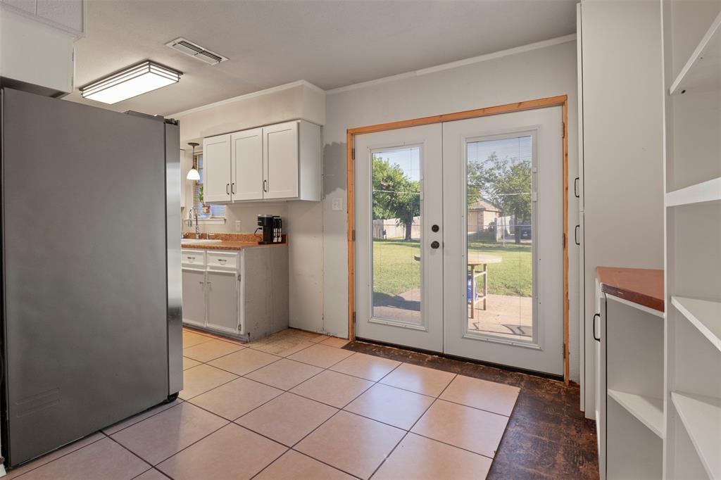 106 Wayne Street Sanger, TX 76266 - Photo 13 of 25