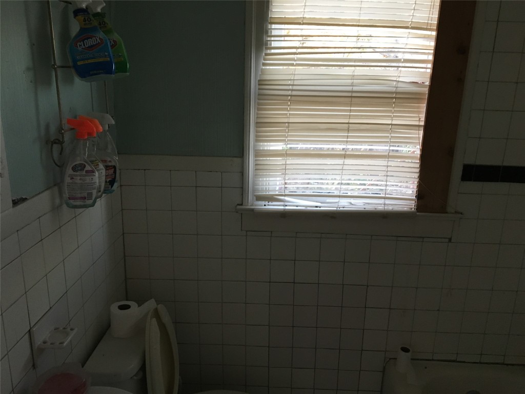 Undisclosed Address Niederwald, TX 78640 - Photo 6 of 10 a bathroom with a window