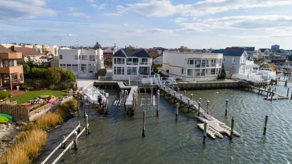 $35,000 | 8407 Wellington Avenue, Unit MEMORIAL DAY (2026) THRU JUNE, Margate City, NJ 08402