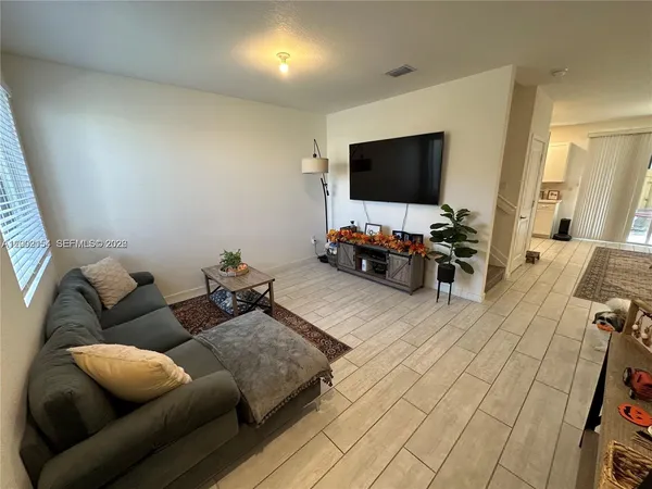 $2,375 | 1030 Southeast 23rd Terrace, Unit 1030, Homestead, FL 33035